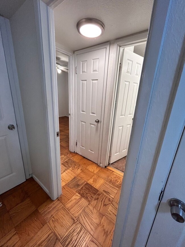 Building Photo - Beautiful Home Close to Tara in Mid City