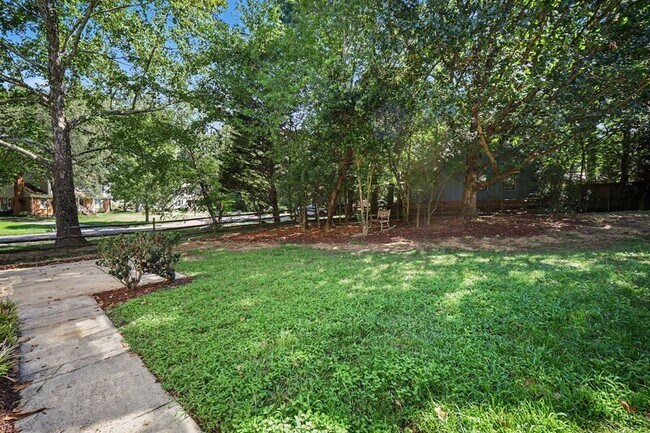 Building Photo - 8301 Nathanael Greene Ln