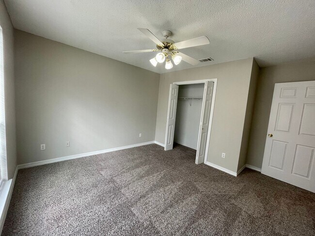 Building Photo - SPRING LAKE GATED COMMUNITY