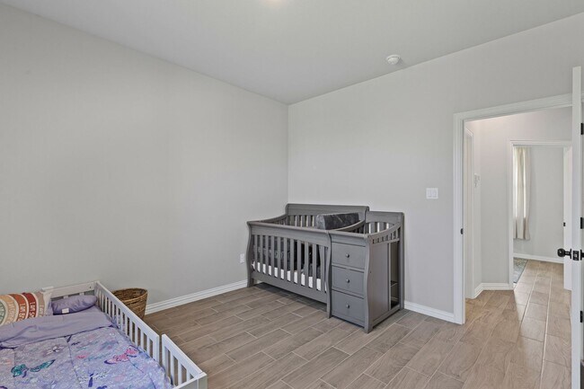 Building Photo - Grand in Granbury!