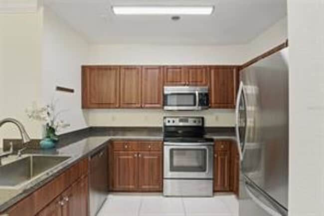 Building Photo - The Grande Downtown - Beautiful 1 bedroom ...