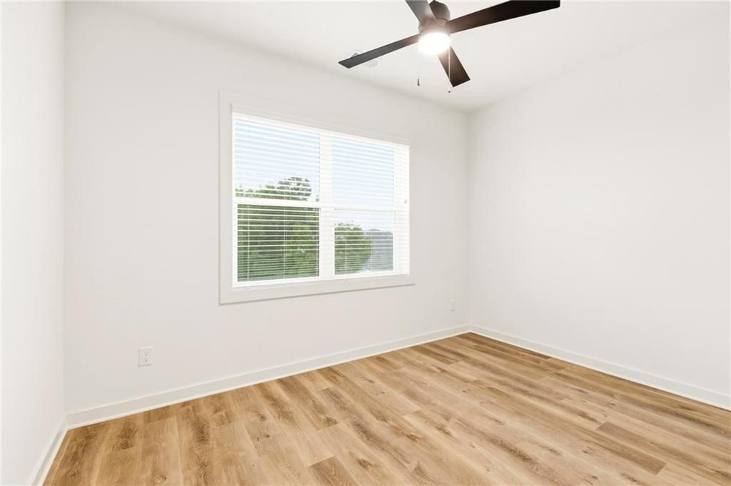 Building Photo - 129 Hilltop Dr SW