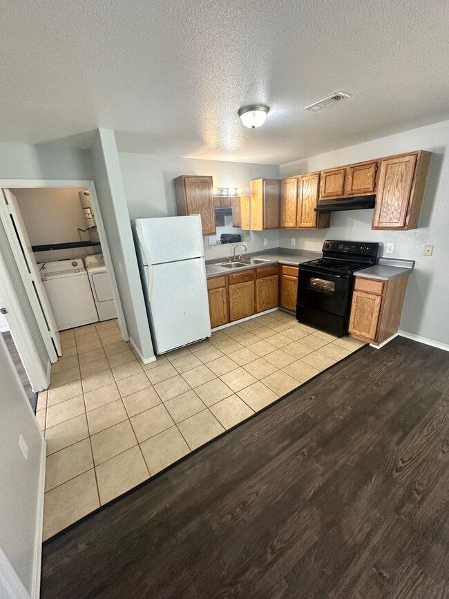 Building Photo - C&W Crutcher Apartments