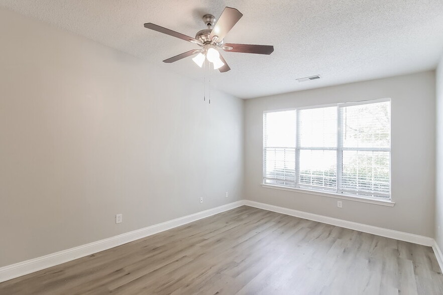 Building Photo - 206 Odyssey Turn NW