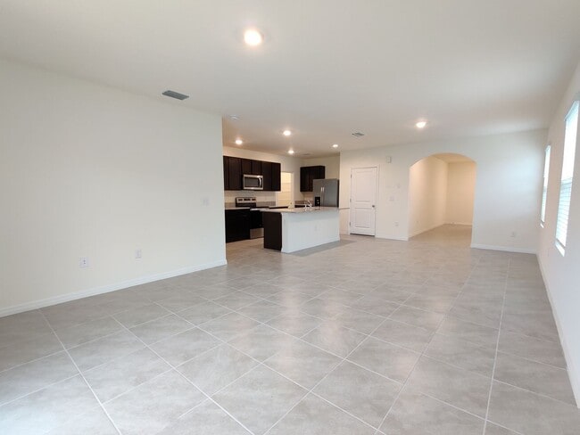 Building Photo - 32614 Canyonlands Dr