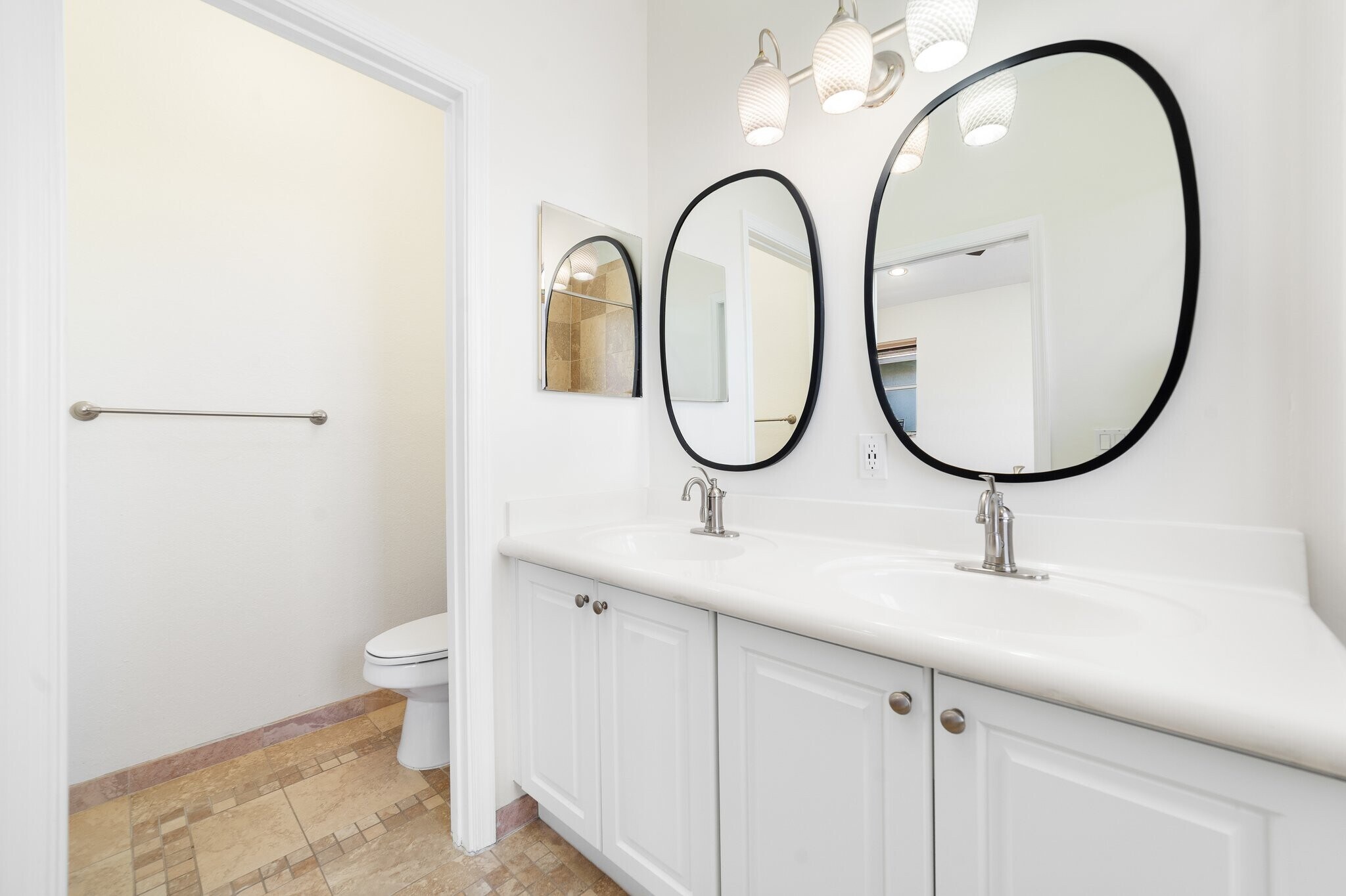Building Photo - 3057 Laurel Ridge Cir
