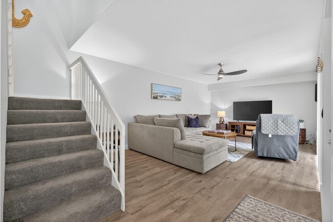 Building Photo - 2701 27th Ct