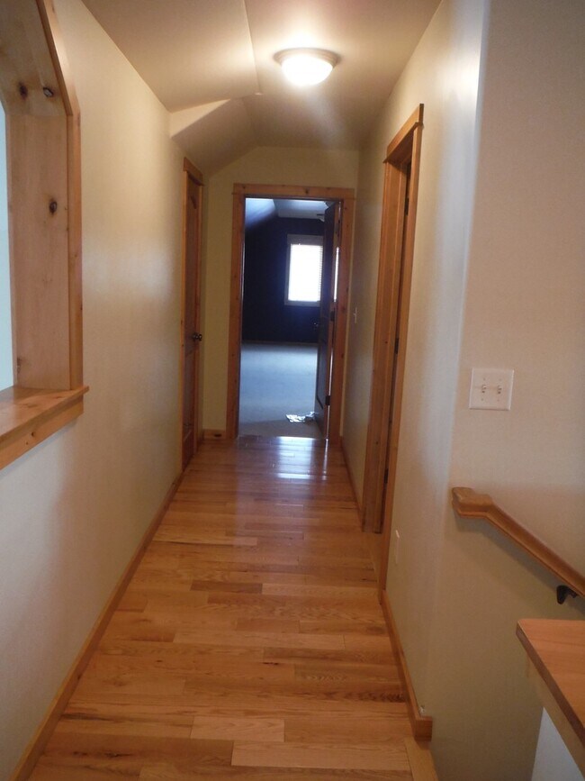 Building Photo - Gorgeous 3 Bedroom Home in Elk Grove Commu...