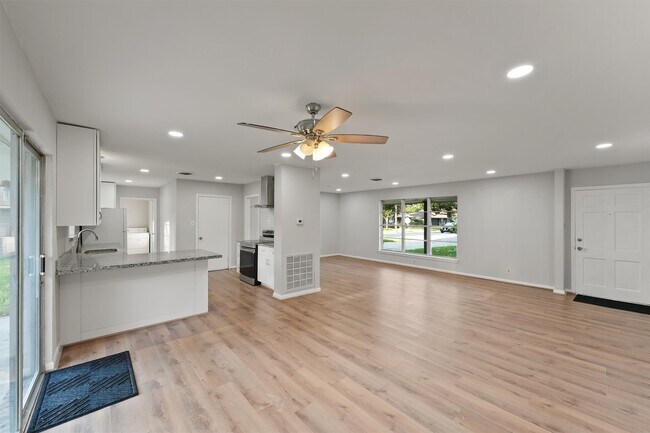 Building Photo - 3015 Peppermill Rd