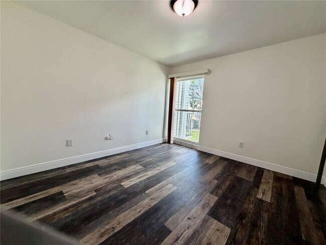 Building Photo - 3325 Bayshore Blvd