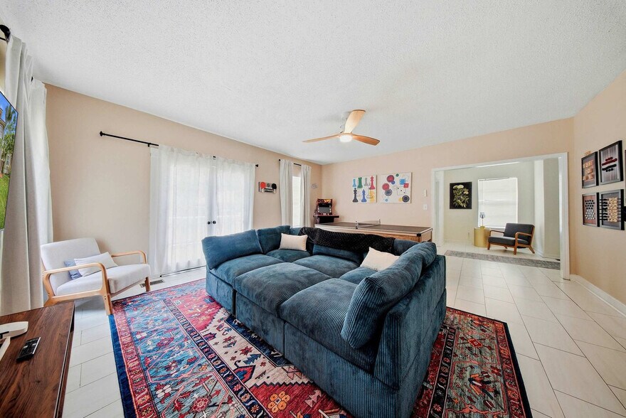 Building Photo - 307 W Haya St