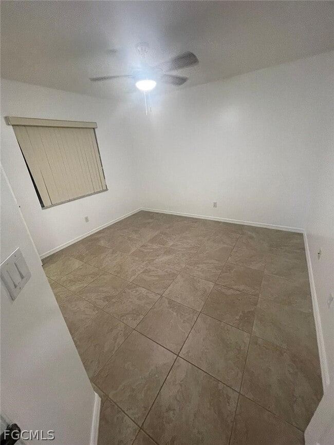 Building Photo - 2842 NW 5th Ave