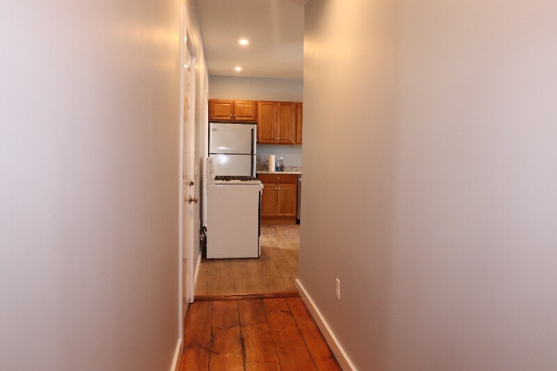 Building Photo - 22 Forest St