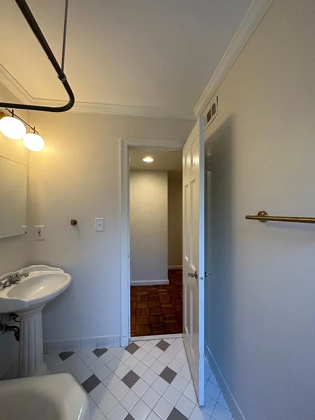 Building Photo - 108 Colville Rd