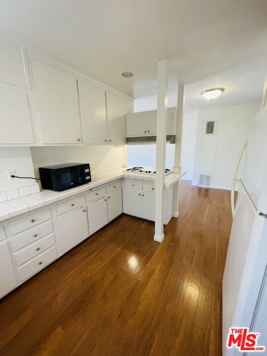 Building Photo - 11743 Mayfield Ave