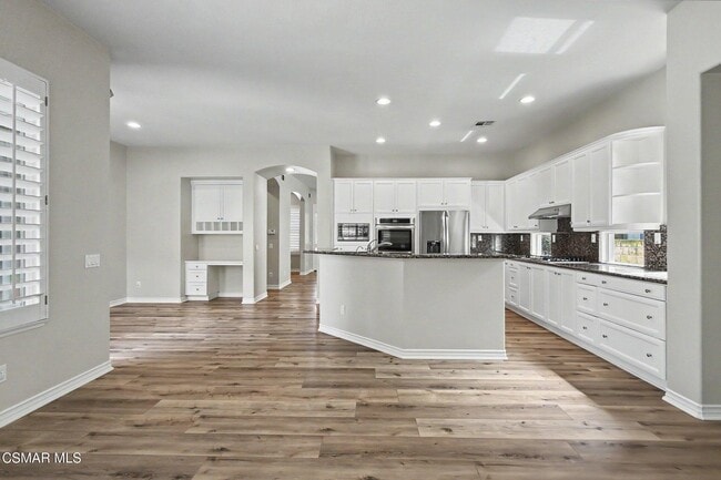 Building Photo - 4614 Via Del Rancho