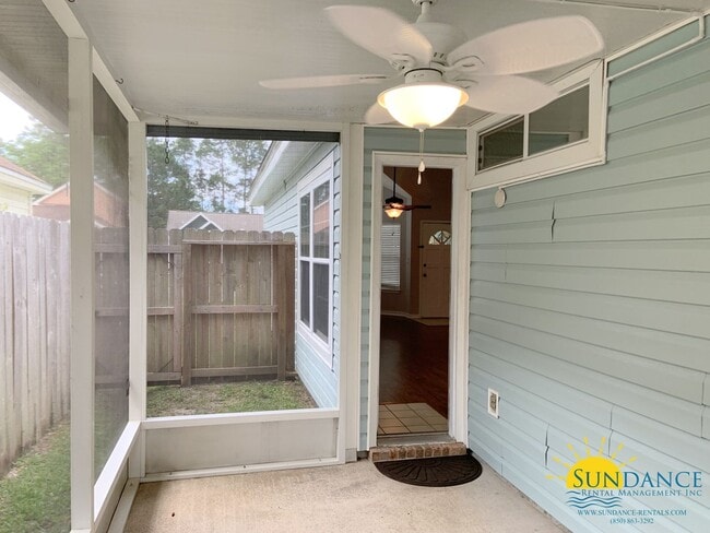 Building Photo - Beautiful Two Bedroom with Converted Garage in FWB!