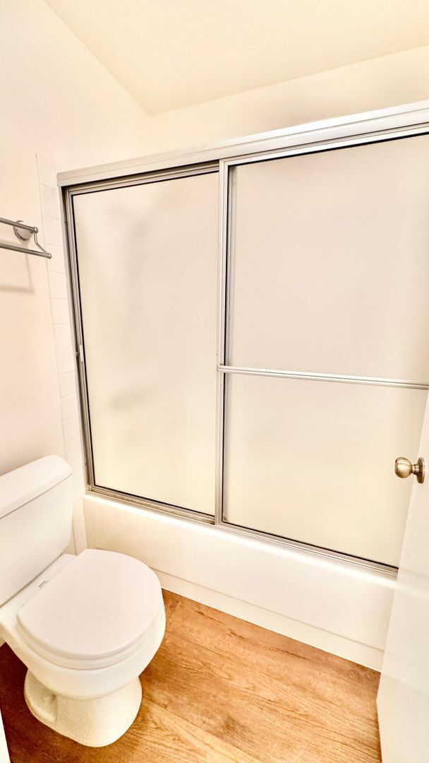 Building Photo - Beautiful, End Unit Condo, in the Very Des...