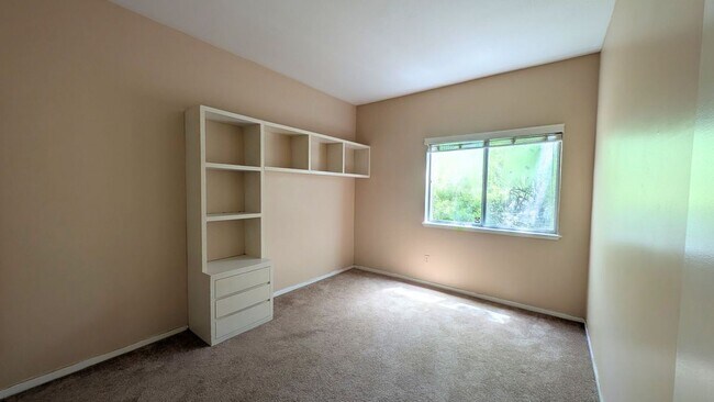 Building Photo - 143 Tuscany Ct