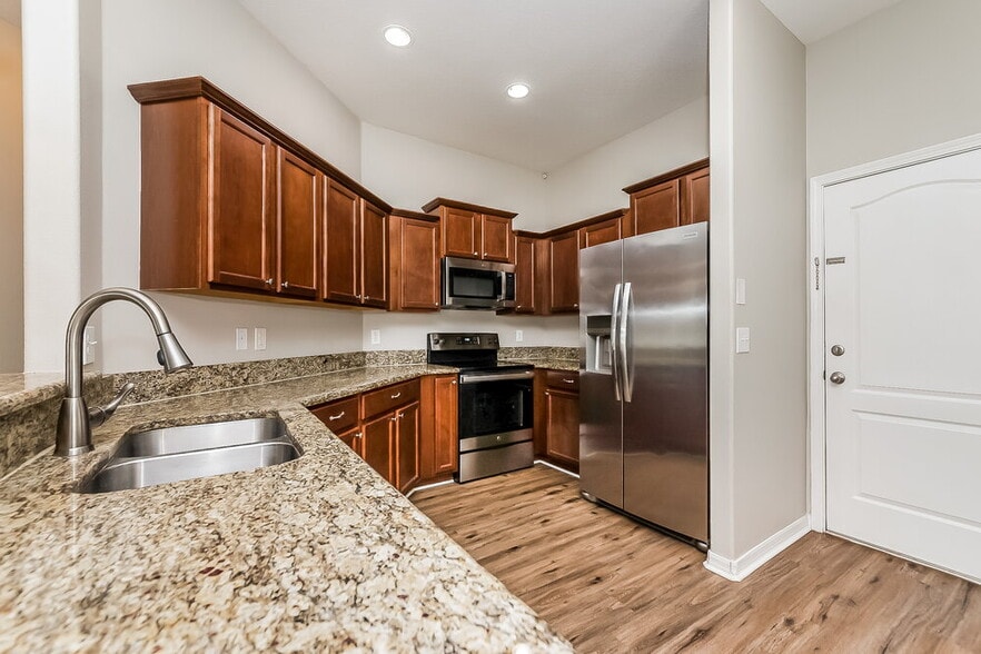 Building Photo - 1037 Seminole Sky Dr