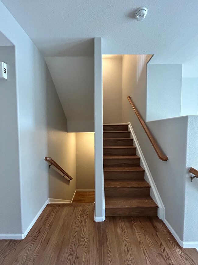 Building Photo - Well Maintained Townhouse in Highlands Ranch