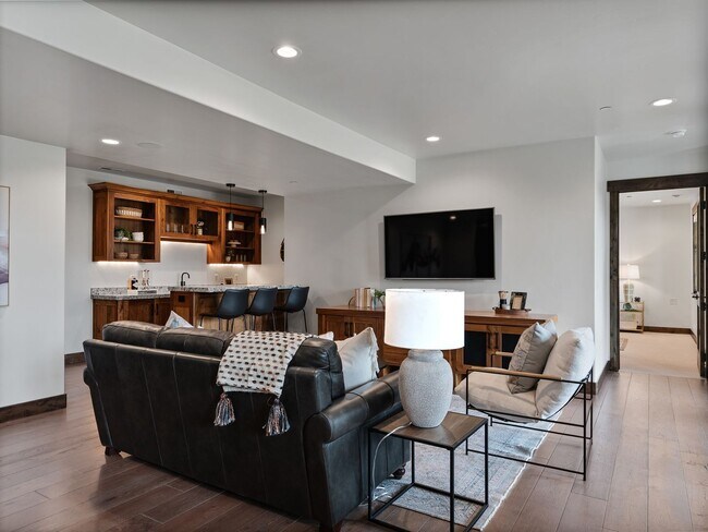 Building Photo - 1075 N Oquirrh Mountain Dr