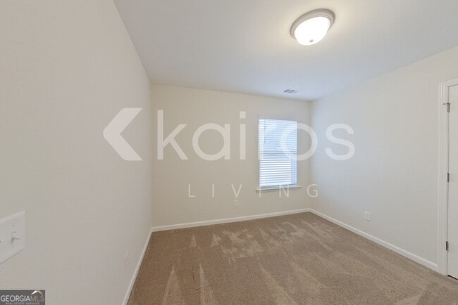 Building Photo - 107 Lord Effingham Wy