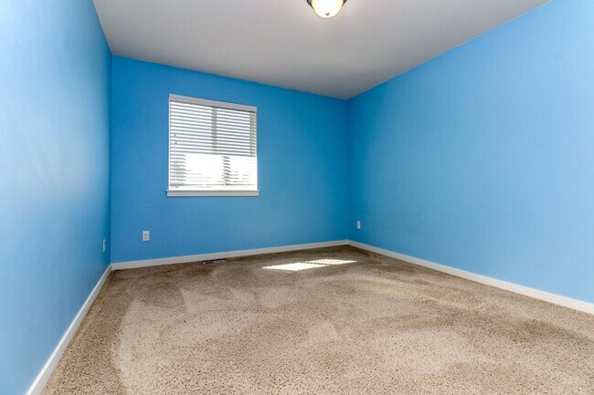 Building Photo - Beautiful Bell Hill Home in DuPont