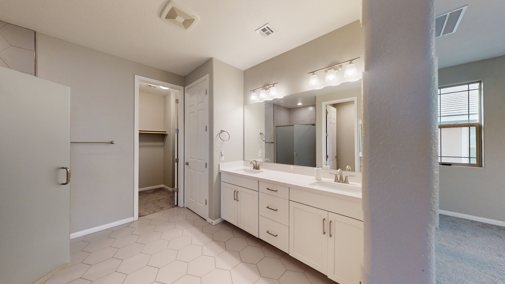 Building Photo - 770 Aurora Vale Pl