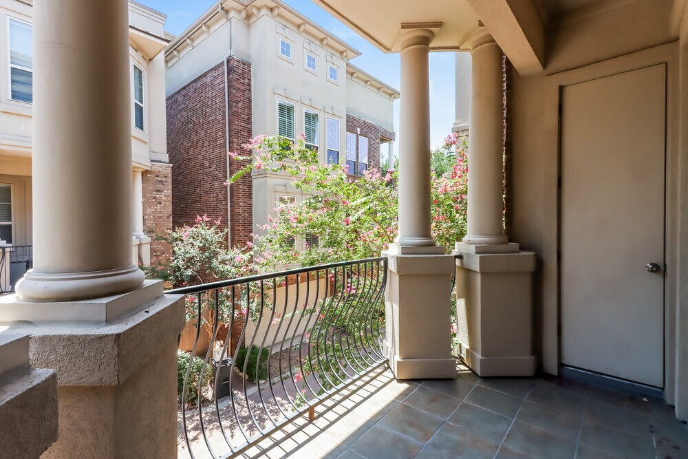 Building Photo - 1829 Oakdale St