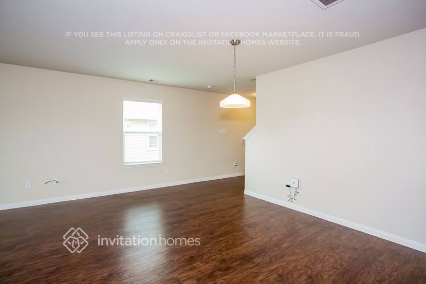 Building Photo - 11407 La Perla Dr