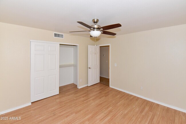 Building Photo - 1360 N Brentwood Pl