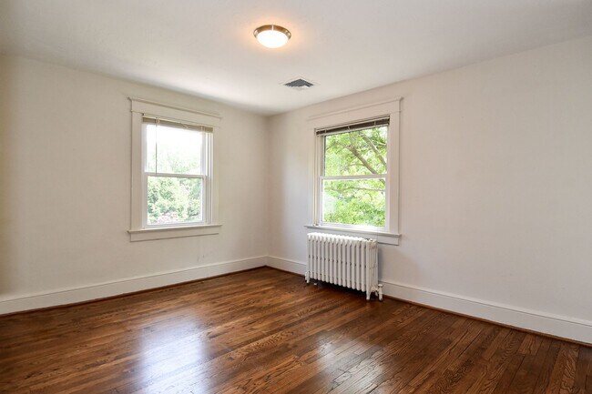 Building Photo - 633 24th St S