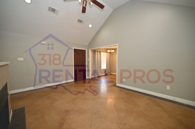 Building Photo - Three Bed, Two Bath Home in Ruston!