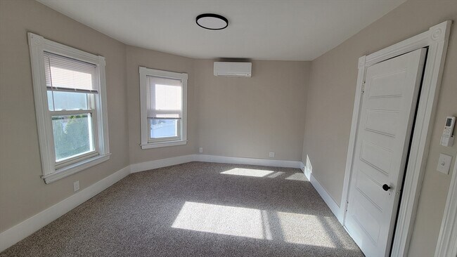 Building Photo - 30 O'Neil St