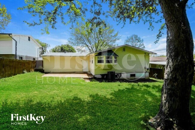 Building Photo - 1555 Florida Dr