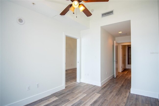 Building Photo - 1208 E Kennedy Blvd