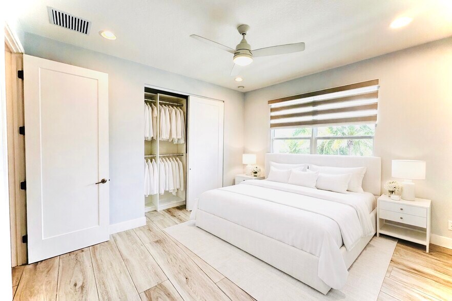 BEDROOM - 15377 Green River Ct