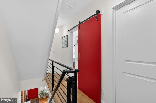 Building Photo - 741 Watkins St