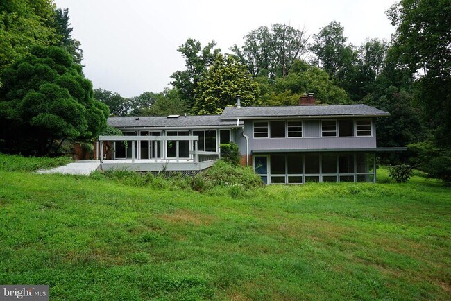 Building Photo - 444 Garrison Forest Rd