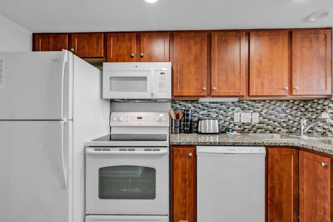 Building Photo - 1700 N Ocean Blvd