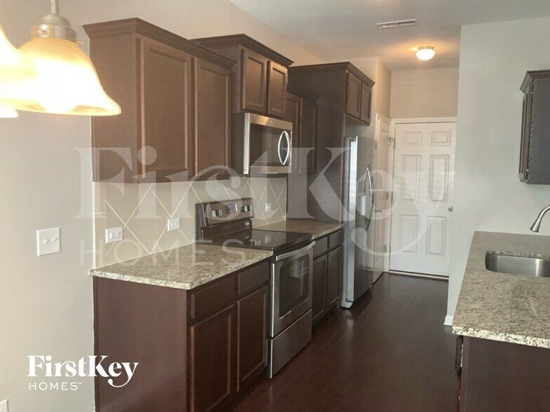 Building Photo - 267 Harrison Ln