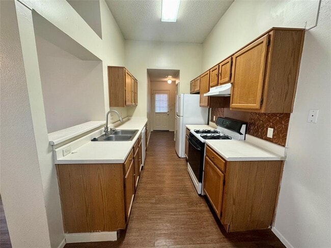 Building Photo - 1510 S Medina St