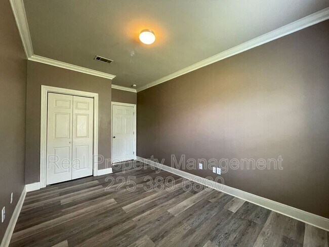 Building Photo - 31855 LA-16