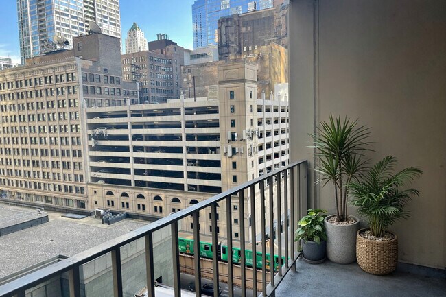 Building Photo - 200 N Dearborn St