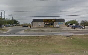 Building Photo - 3800 S Zapata Hwy