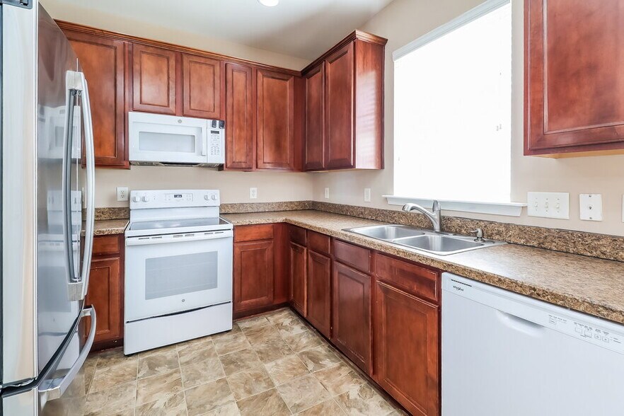 Building Photo - 939 Old Forester Ln