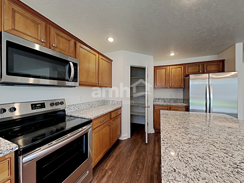 Building Photo - 6012 S Sea Breeze Way