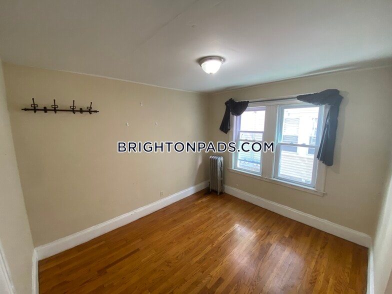 Building Photo - 28 Claymoss Rd
