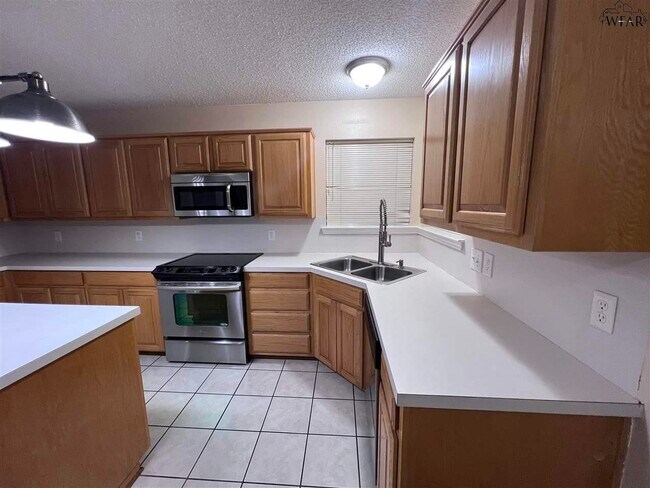 Building Photo - 6031 Van Dorn Dr